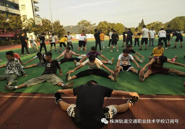 多彩社團(tuán)活動  豐富校園生活