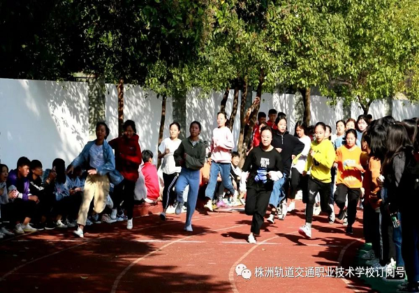 運(yùn)動(dòng)會(huì) 少年的你，正熱血青春