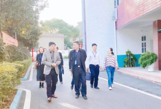 辦學(xué)規(guī)范，特色顯著——我校迎省視導(dǎo)組專項(xiàng)視導(dǎo)