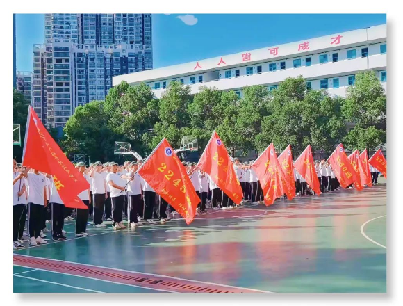 “株軌驕子，鏗鏘追夢(mèng)-我們?yōu)榱烁淖兌鴣?lái)！”2022級(jí)新生創(chuàng)變營(yíng)開(kāi)營(yíng)儀式
